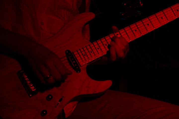 2008-11-28 M3_live at replugged 077.jpg